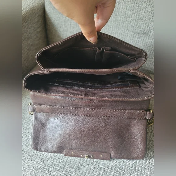 Kenneth Cole New York Leather Crossbody With Metal Chain - Picture 12 of 12